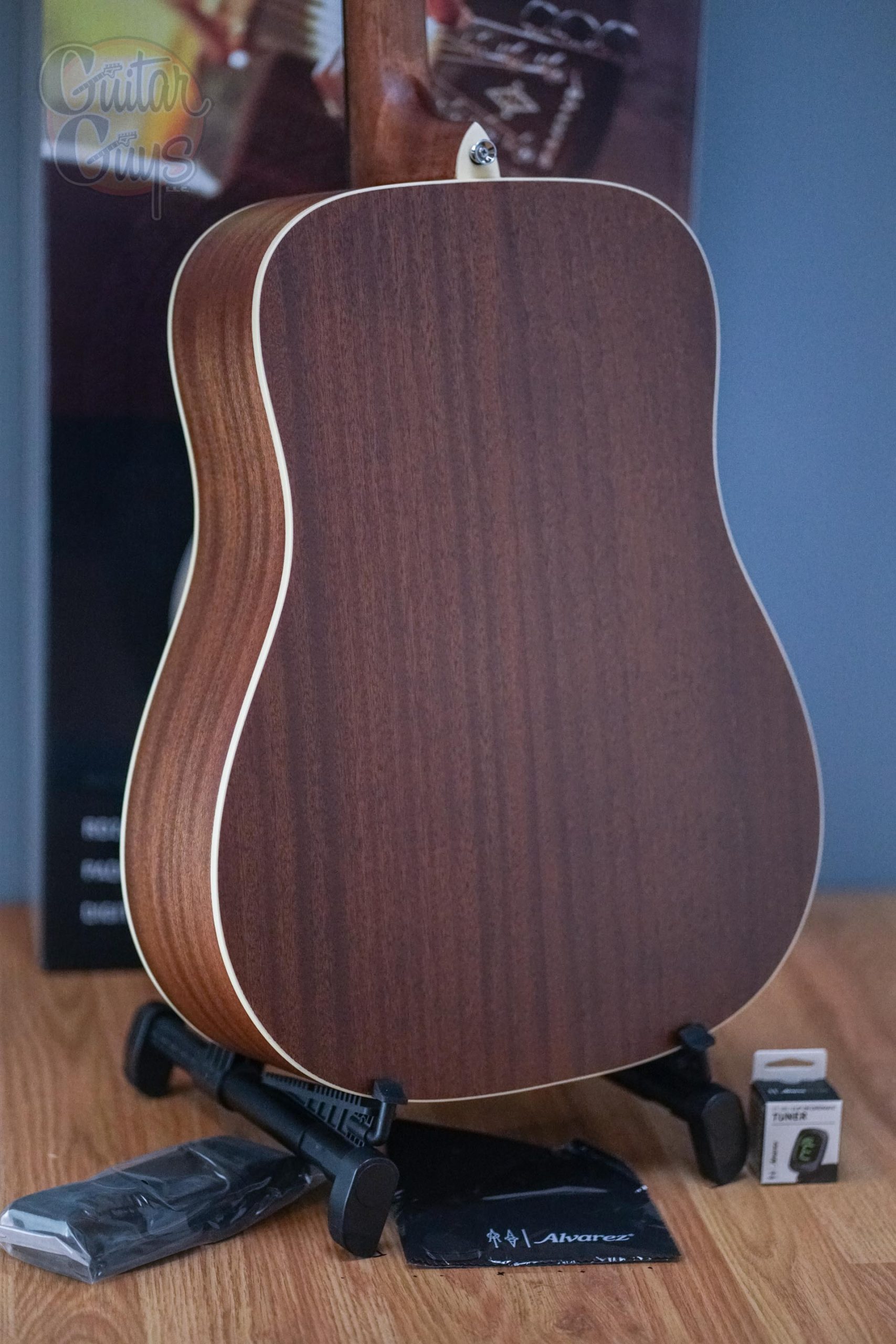 Alvarez RD26S-AGP Regent Dreadnought Acoustic Guitar Pack Spruce Natural/Satin - Image 5