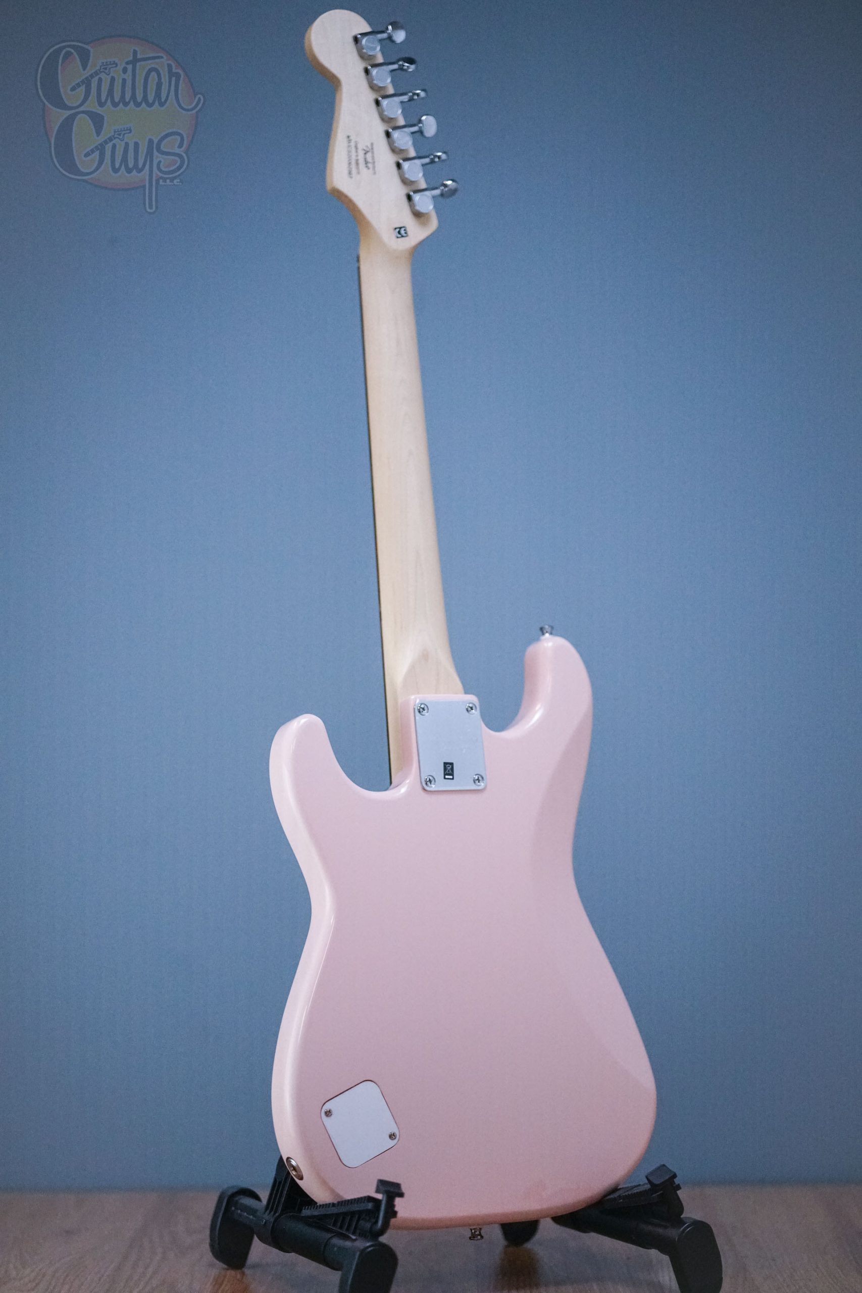 【10714】 Squier Stratocaster mini pink Squier MINI STRATOCASTER (Shell Pink) - Guitar Guys