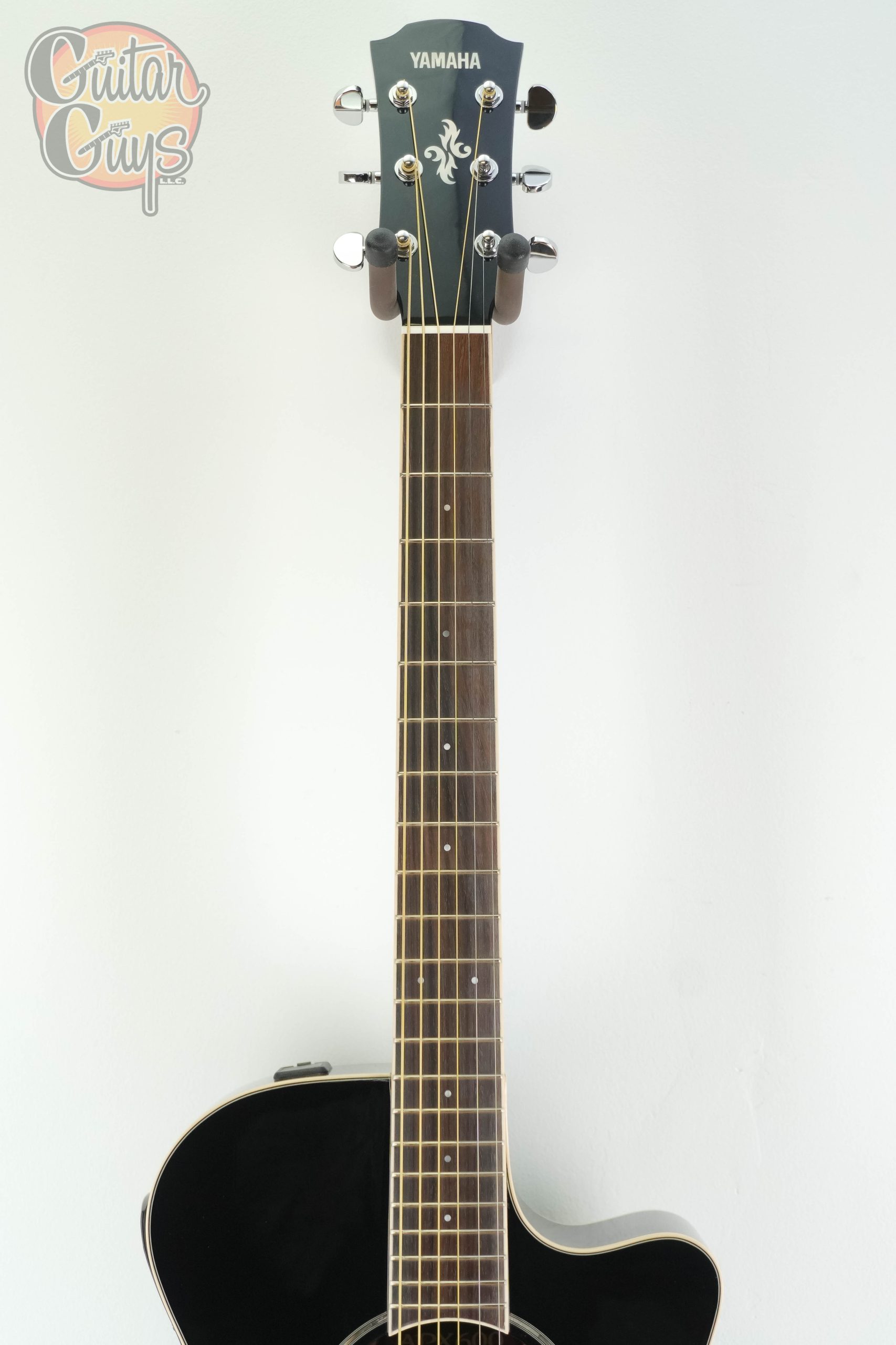 Yamaha APX600 Black DEMO - Image 2