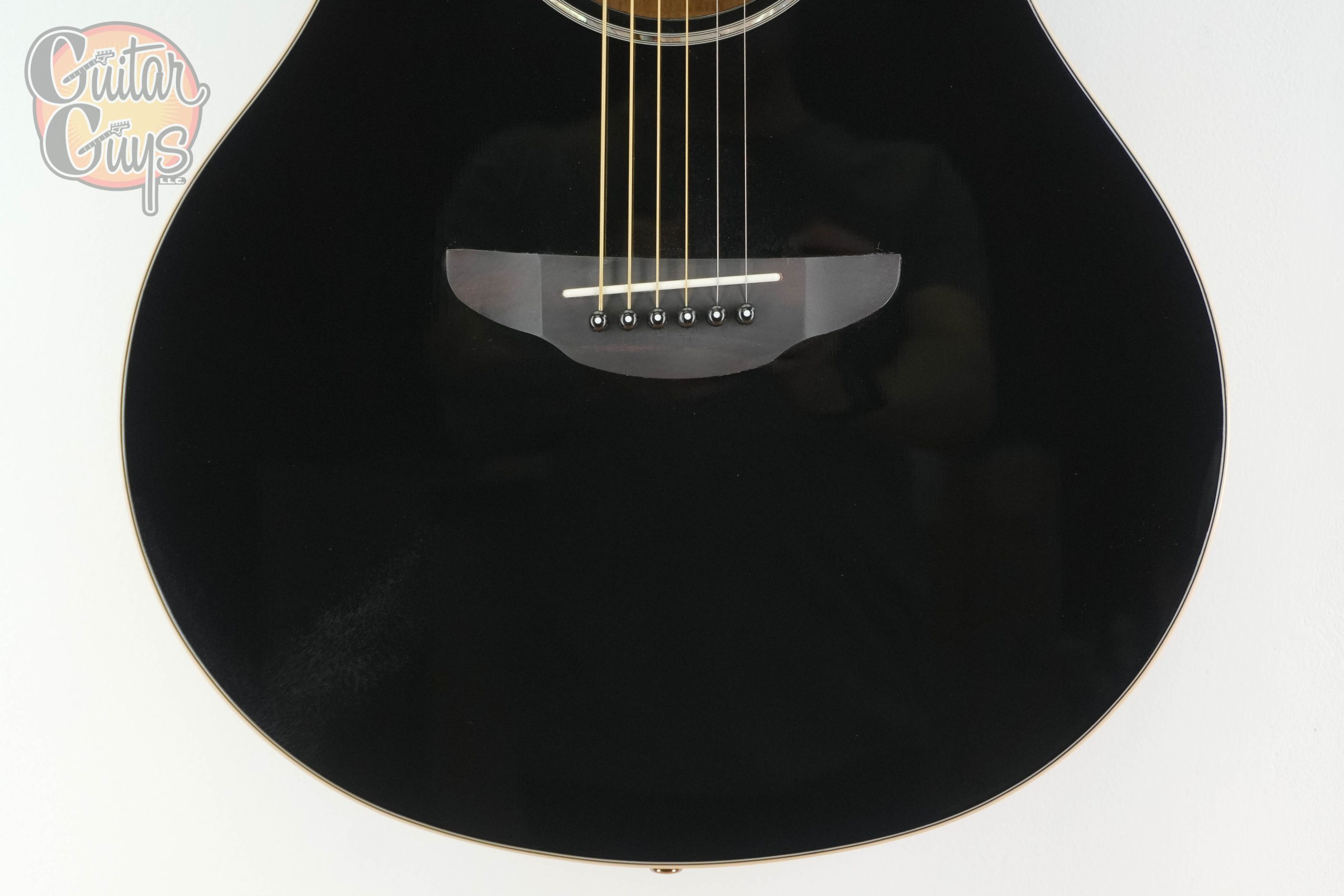 Yamaha APX600 Black DEMO - Image 3