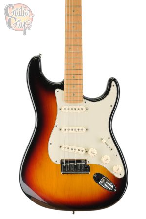 Pre-Owned Fender American Deluxe Stratocaster 3-Color Sunburst 2002