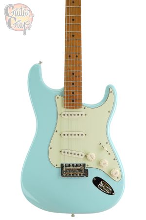 Fender Limited Edition American Professional Classic Stratocaster Roasted Maple Daphne Blue