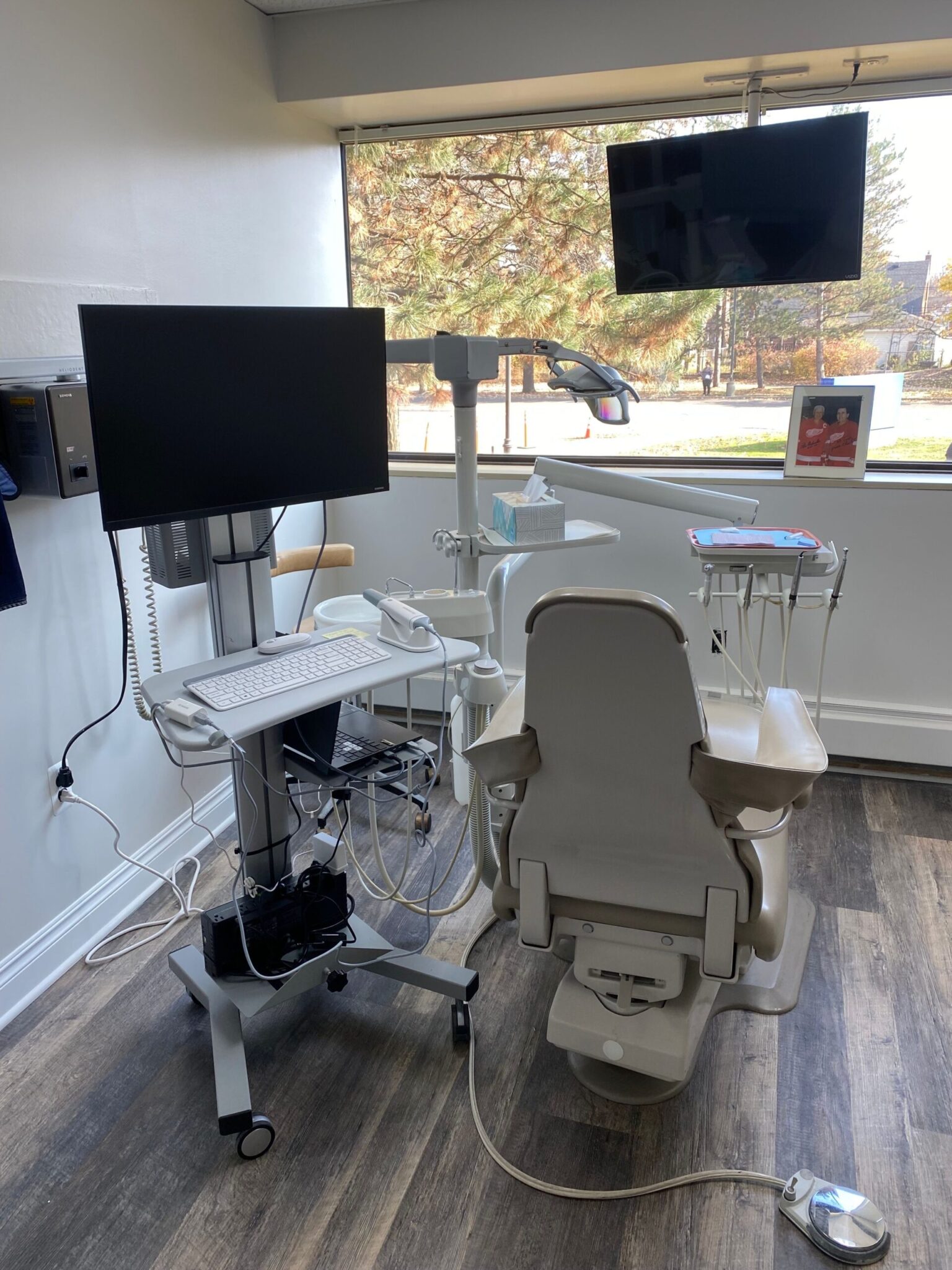 Ergonomic Dental Impression Scanner Cart