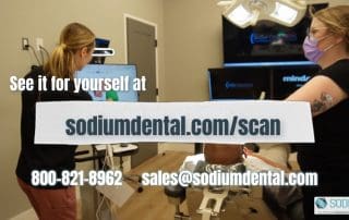 Team using the Aoralscan Elite for a full-arch implant 3D scanner training case