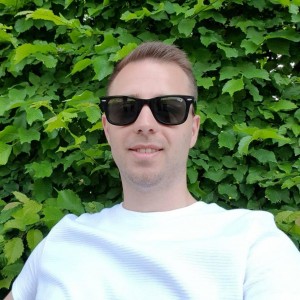 A Barner Eyewear Customer