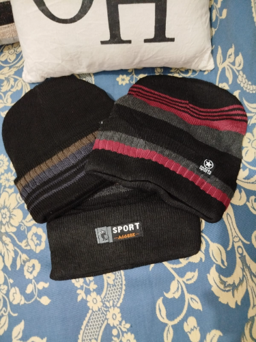 151GC GORROS NEGROS TEJIDOS CON CORDERITO HOM