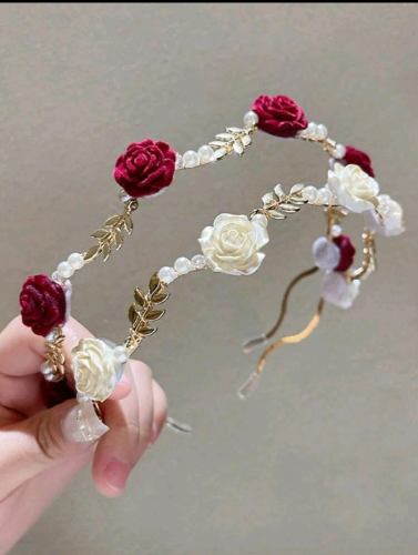 DIADEMA DECORADA CON PERLAS Y ROSAS