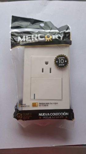 toma y interruptor mercury blanco