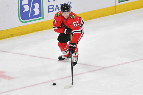 Blackhawks sign Stillman to 3-year extension