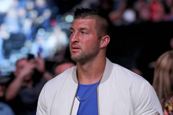 Jaguars sign Tebow to 1-year deal