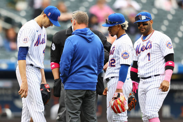 Mets ace deGrom exits game early with side tightness