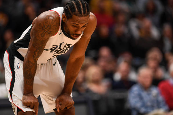 Clippers' Leonard has surgery to repair torn ACL