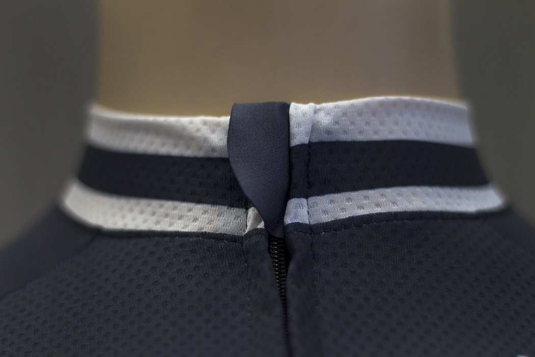 stolen goat Bodyline cycling jersey features
