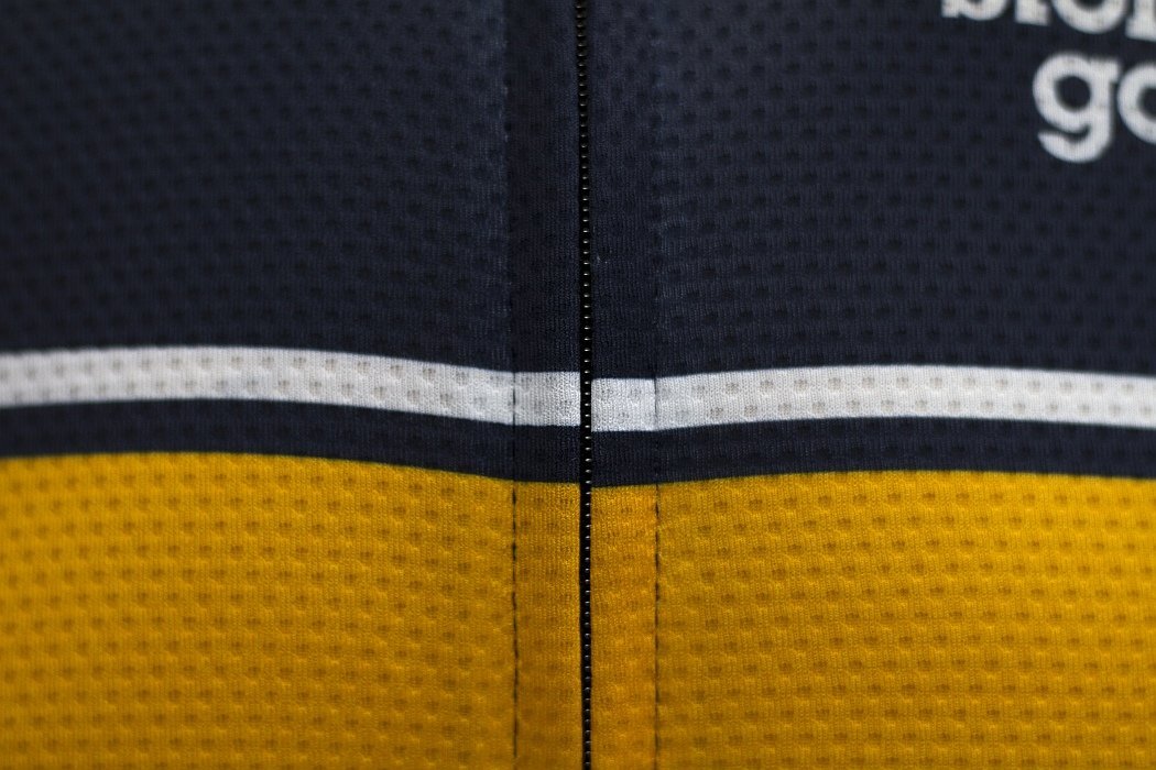 stolen goat Bodyline jersey features