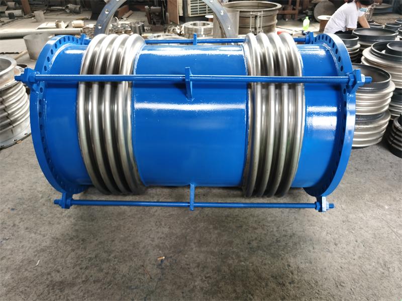 Universal expansion joints