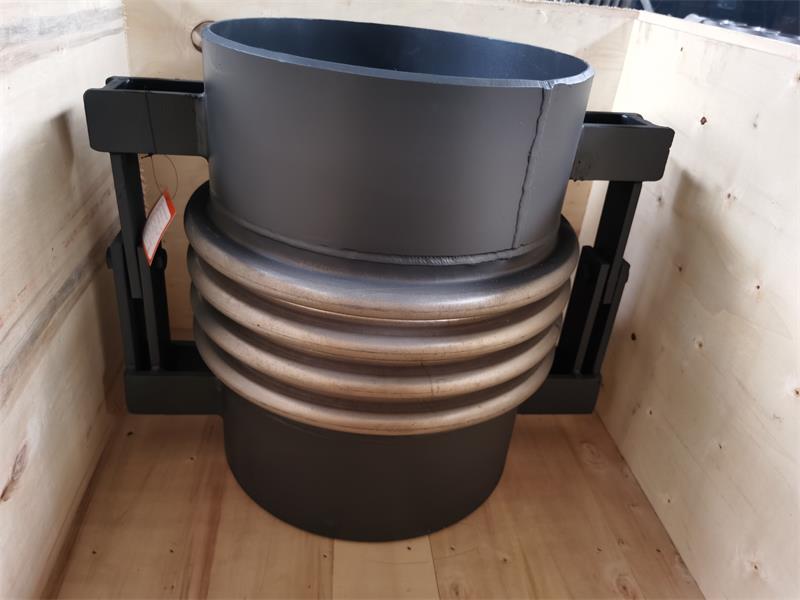 Hinged-Expansion-Joint-for-applications-with-angular-movements-about-one-axis