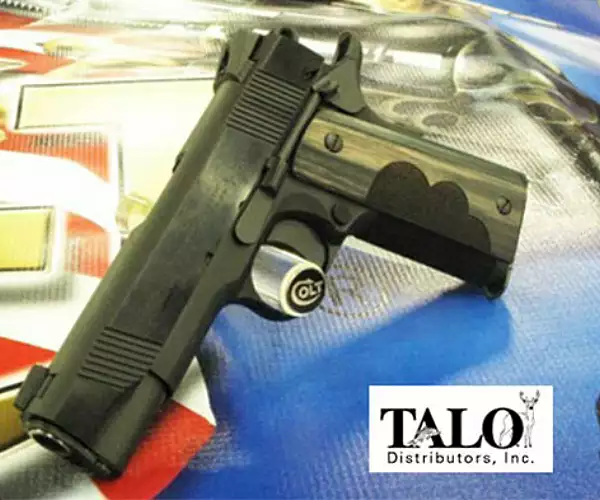 Colt THE NEW COMMANDER .45 DESIGN BY WILEY CLAPP TALO special edition pistols