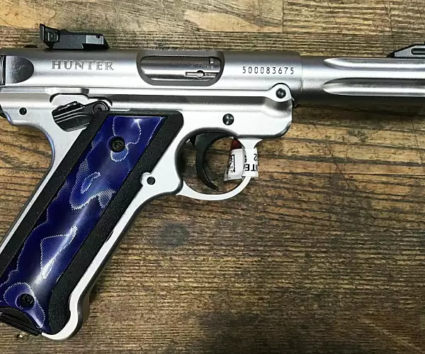 Ruger Ruger Fluted SS Raffir Hunter Part # 40132 TALO special edition pistols