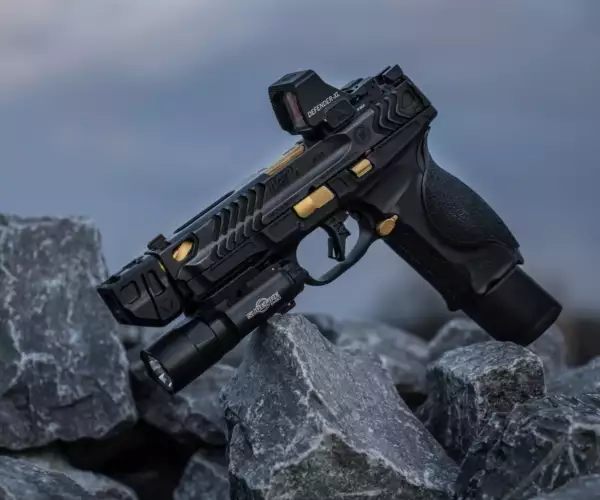 Smith & Wesson S&W M&P9 M2.0 PC Metal Gold Comp TALO special edition pistols