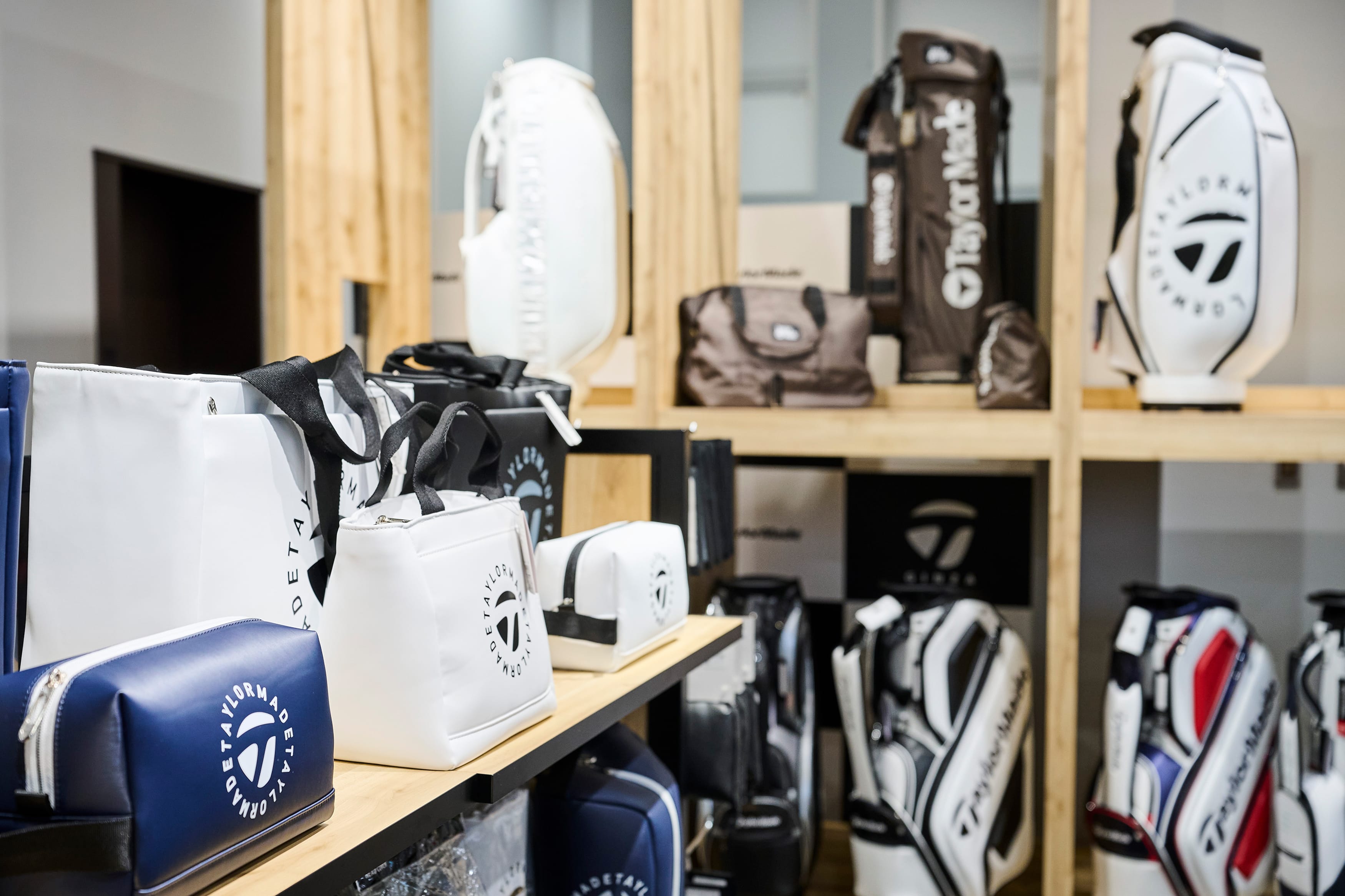 FLOOR | テーラーメイド銀座 | 直営店 | TaylorMade Golf サイズ：L