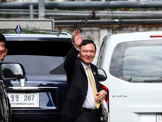 Court clears Thailand’s ex-PM Thaksin Shinawatra in royal insult case | Politics News