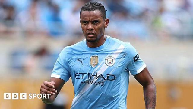 Manuel Akanji in action for Manchester City
