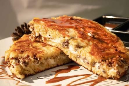 Pan de Elote Relleno de Queso Philadelphia Y Nuez