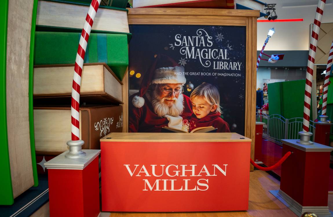 Santa&#x27;s Magical Library at Vaughan Mills