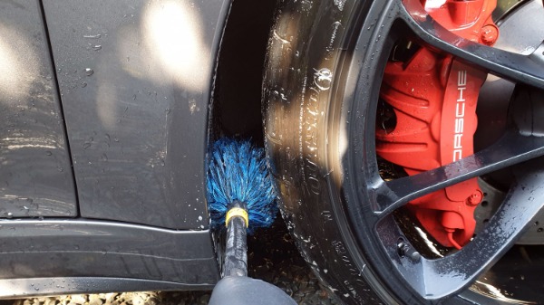 Voir l'image Lavage automobile dans les règles de l'art — Alexandre Grassi — photo 1