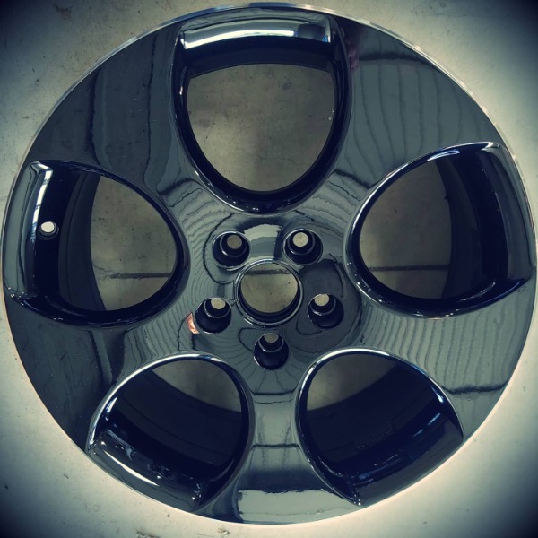 Reparation et usinage jante — SMART REPAIR CARROSSERIE 68 — photo 1