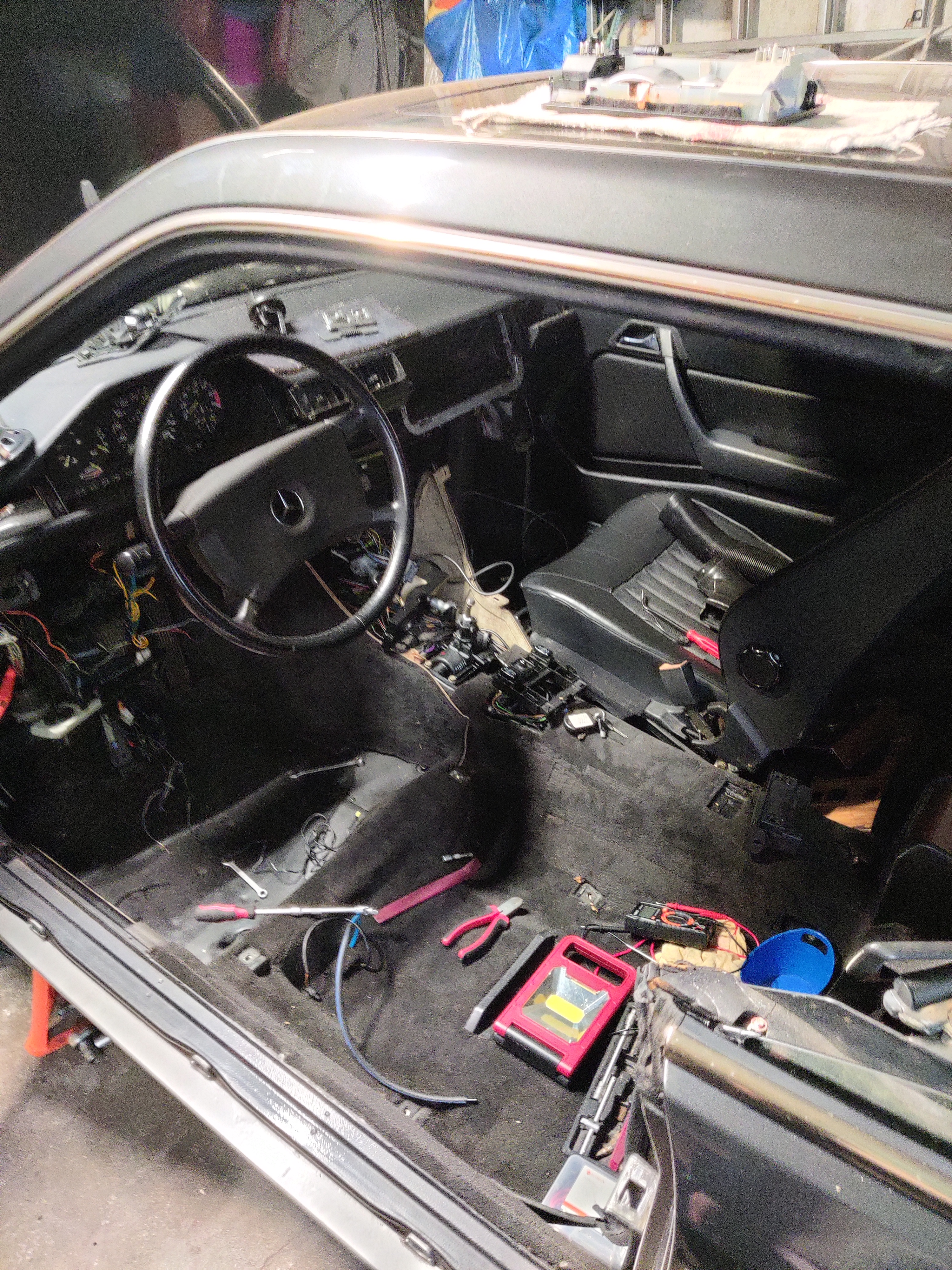 Voir l'image Restauration Mercedes 124 230CE — Ruben Barbosa — photo 1