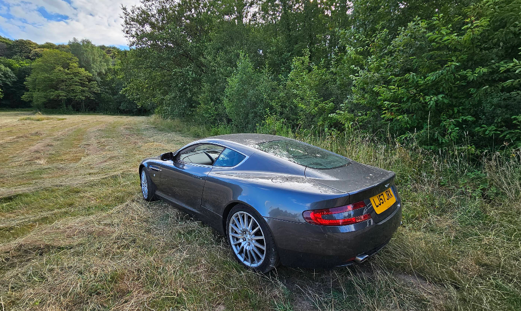Aston Martin DB9 V12 — Gentleman Mécanicien — photo 1