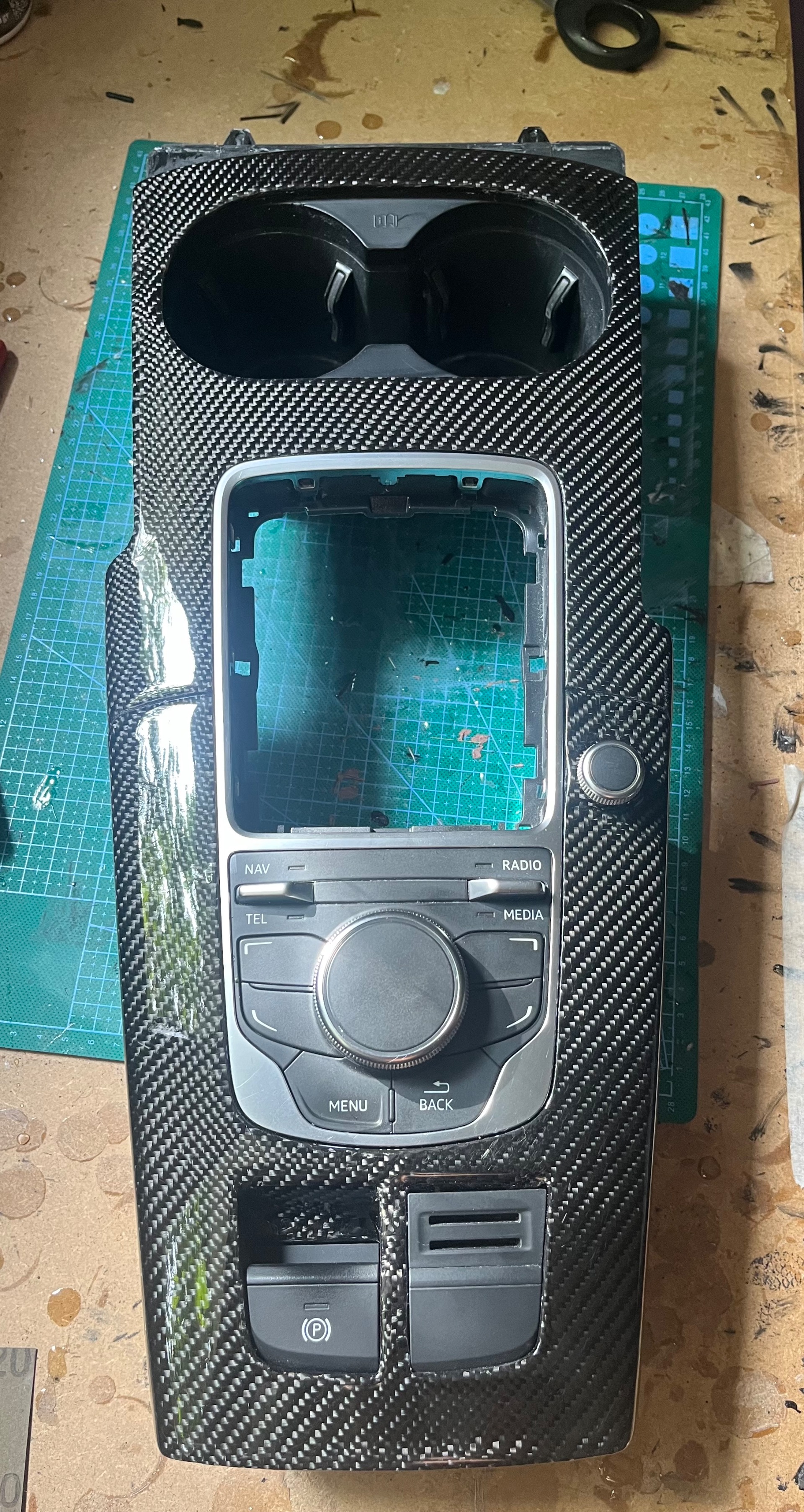 Voir l'image Console centrale Carbone A3 8v — Bruno Baptista — photo 1