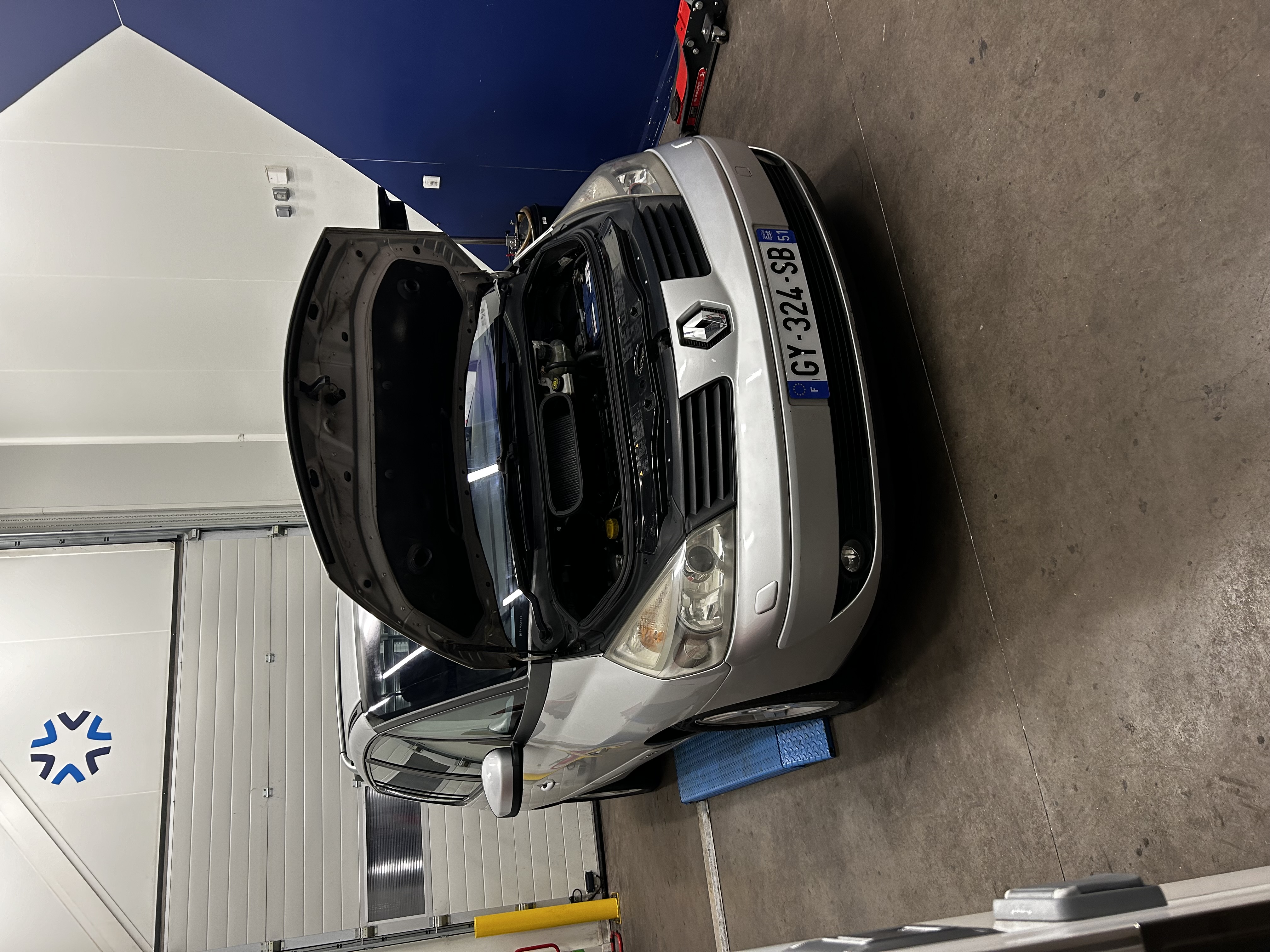 Espace 4 2.2 dci  — VBS auto  — photo 1