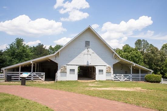 Front view of the Livestock Barn at Oak View, built around 1900
