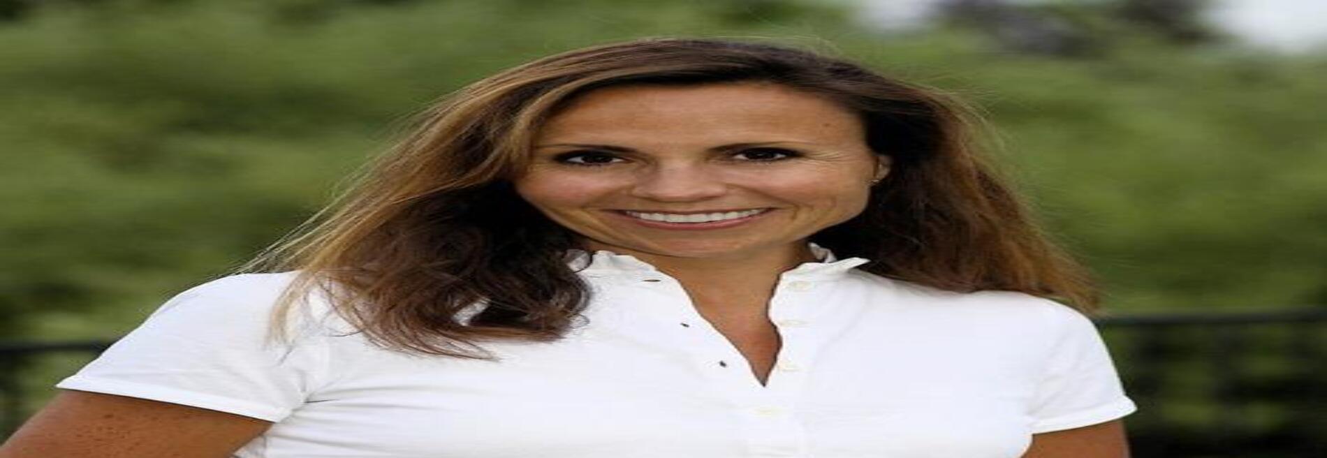 Dr. Ania M. Mohelicki, DDS