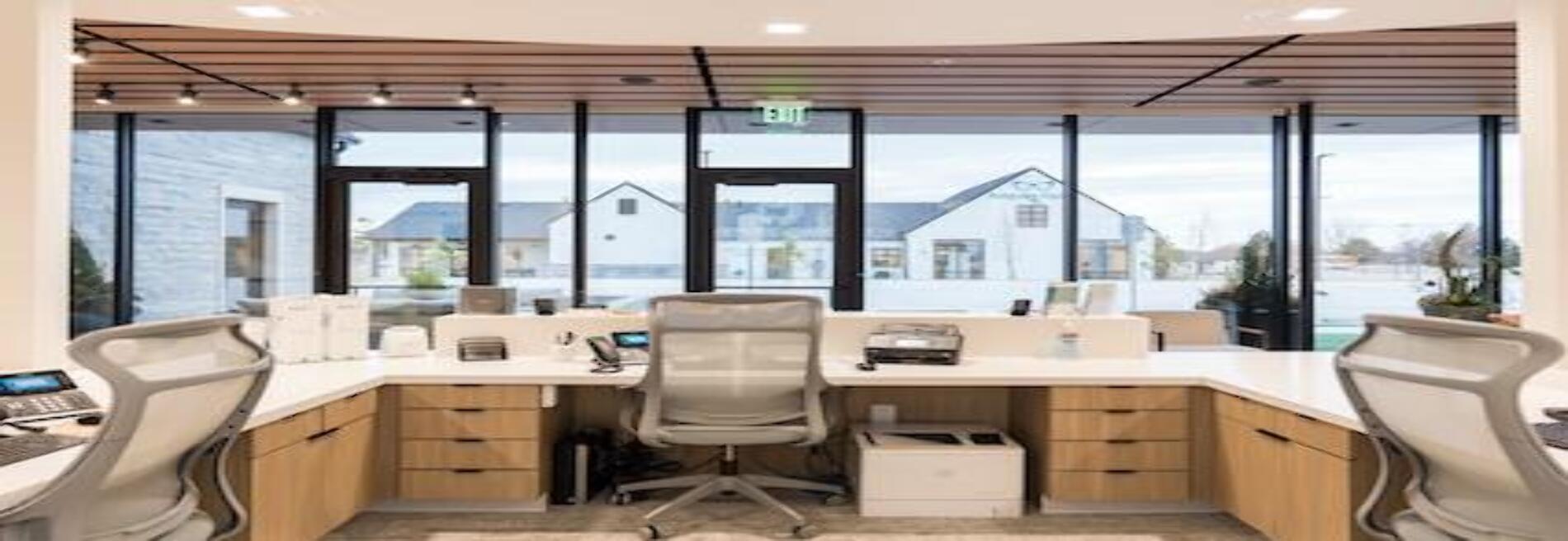 Edmond Dental & Implant Associates, Matthew J. Holloman, DDS