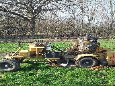 S T U M P  G R I N D I N G  BRC Services of Racine