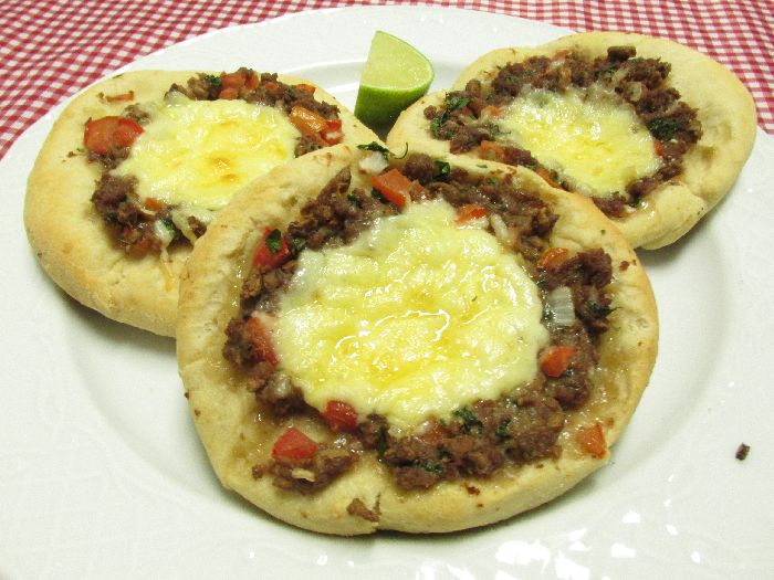 Imagem de Esfiha de Carne com Mussarela