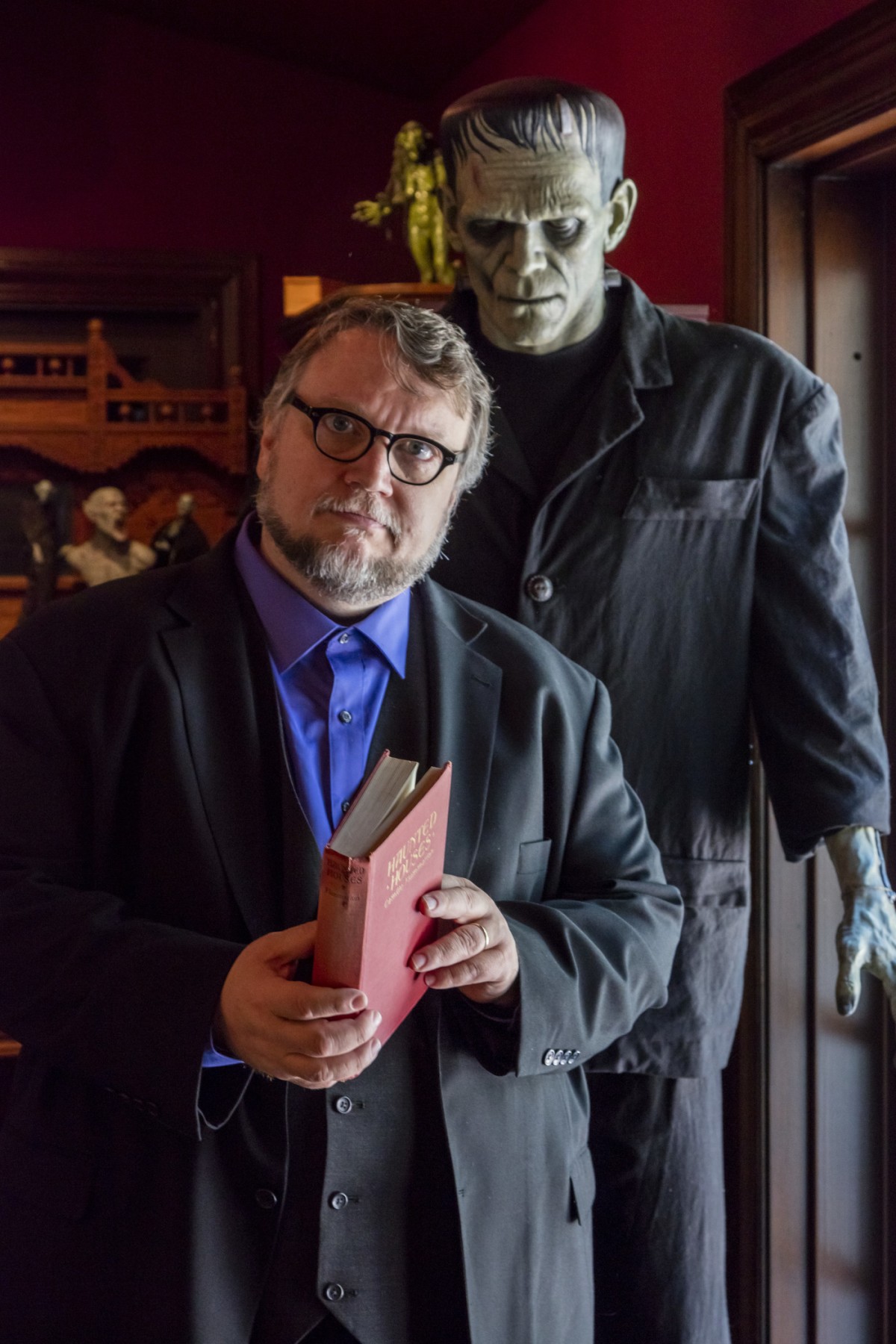 アート・デザイン・音楽 Guilermo del Toro at  with Monsters Go See 'Guillermo del Toro: At Home with Monsters' Exhibit