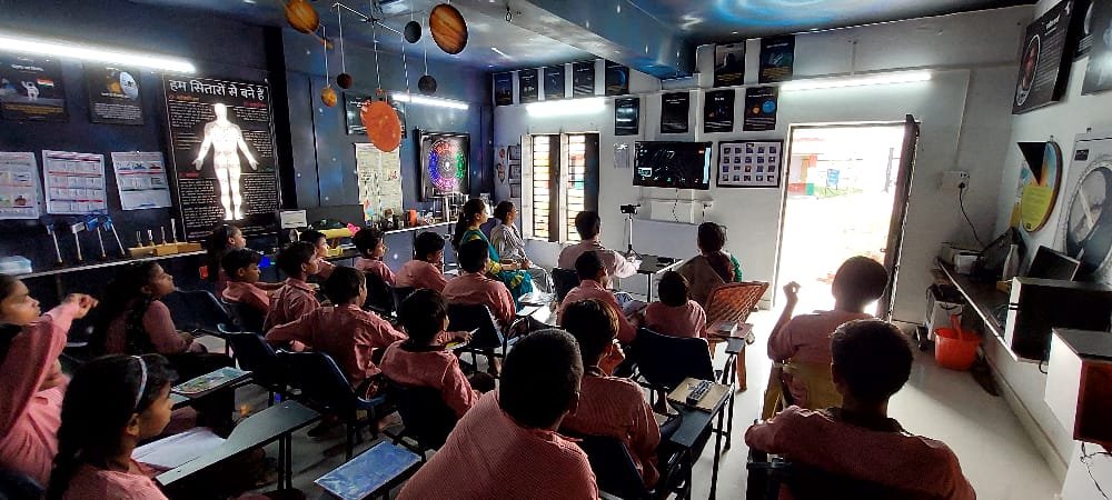 Students from a school in Bulandshahr, India, joining the world’s largest astronomy lesson via Zoom, with Mission Platinum